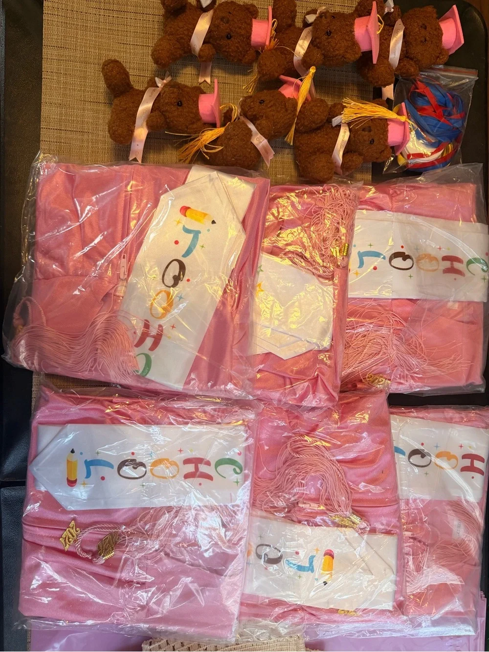 Brand New 6-Pack Preschool Graduation Set (Pink Gowns, Caps & Gifts)